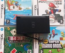 Nintendo DS Lite + 4 Games