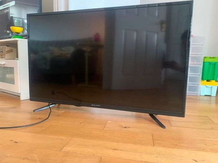 Bauhn 48 inch TV