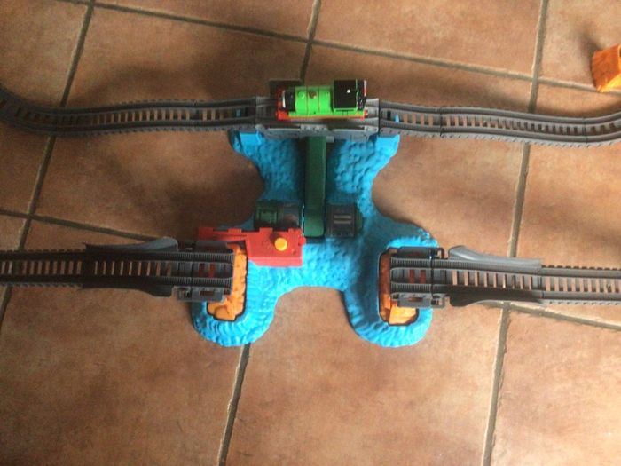 Thomas the tank engine bridge train lift
