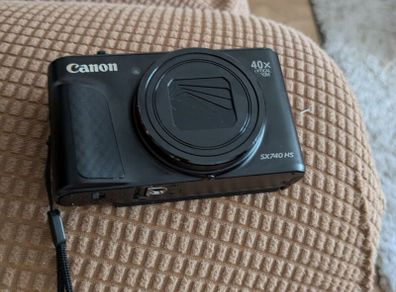 Canon PowerShot SX740 hs