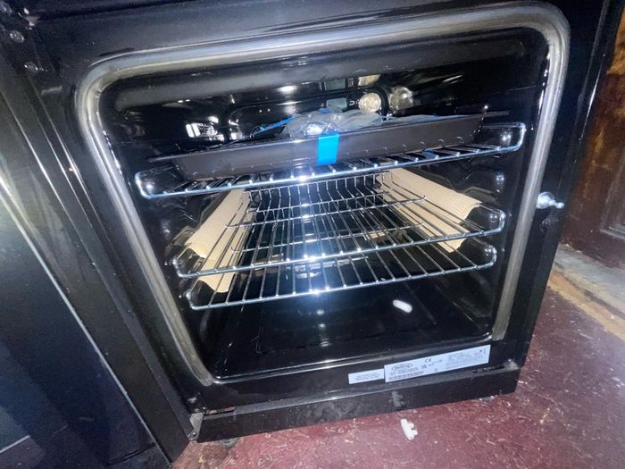 Free Standing oven with Hob