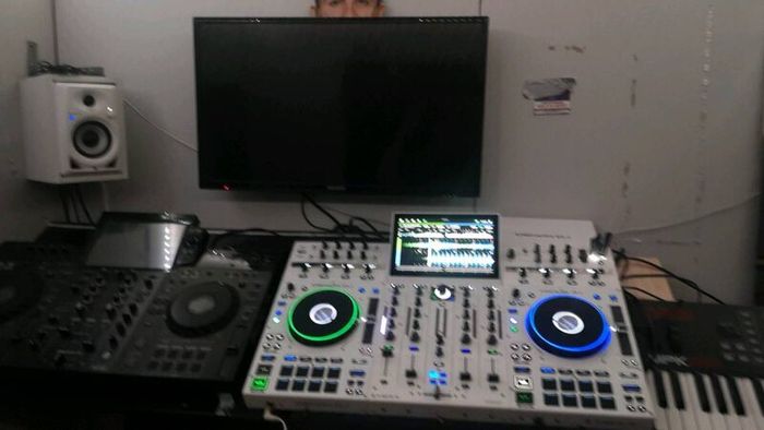 Denon prime 4 plus