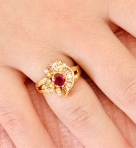 Ruby & diamond ring yellow gold