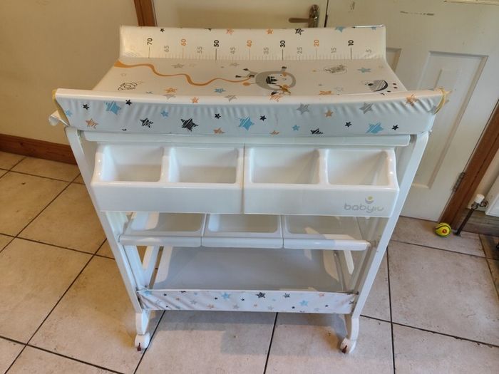 Baby changing table