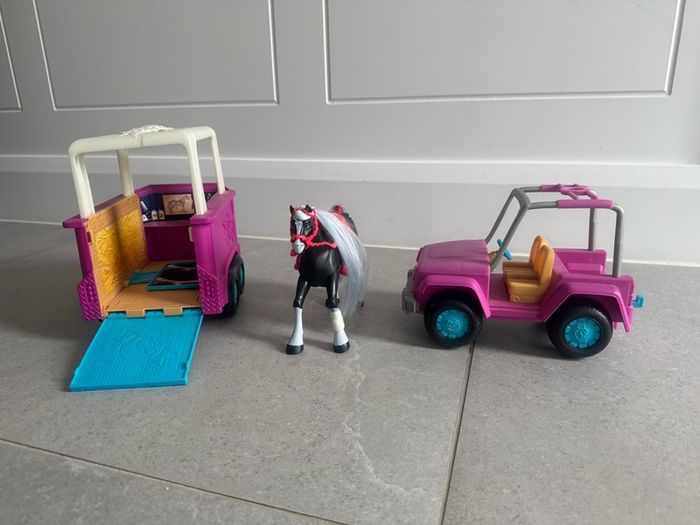 Pony Horse Vet Car Trailer - free postage