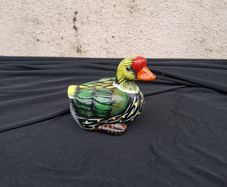 Ceramic duck statue postage possible