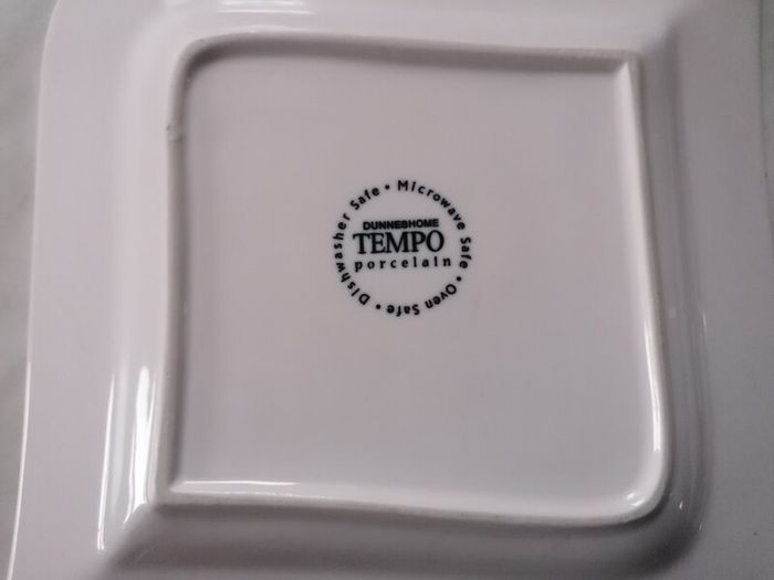 4 Dessert Plates