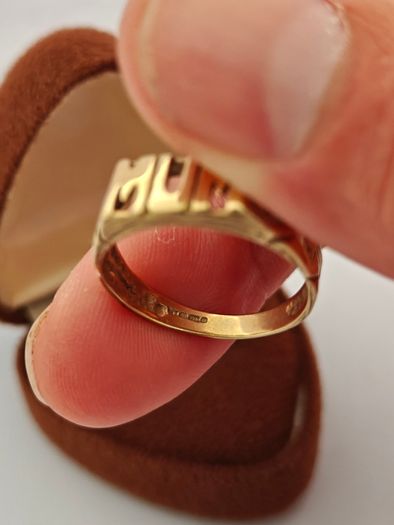 Vintage 9ct Gold MUM Ring - FULLY Hallmarked - Size P