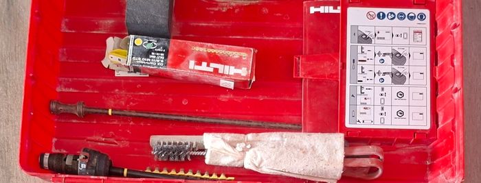 Hilti DX5 nail gun, with accesories, case and manual