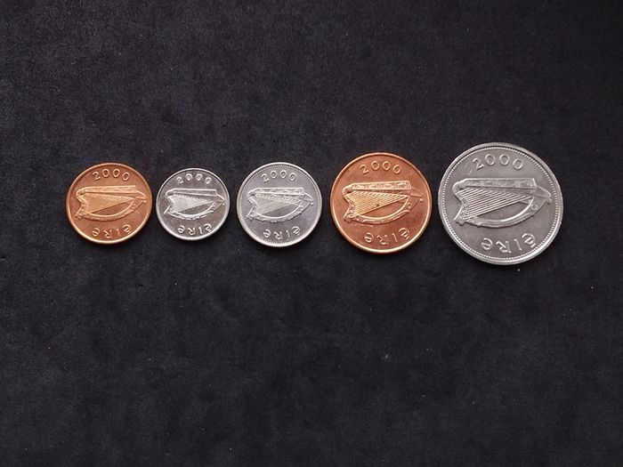 Ireland : Millennium Decimal Coins - 1p, 2p, 5p, 10p and 1 Pound Coins