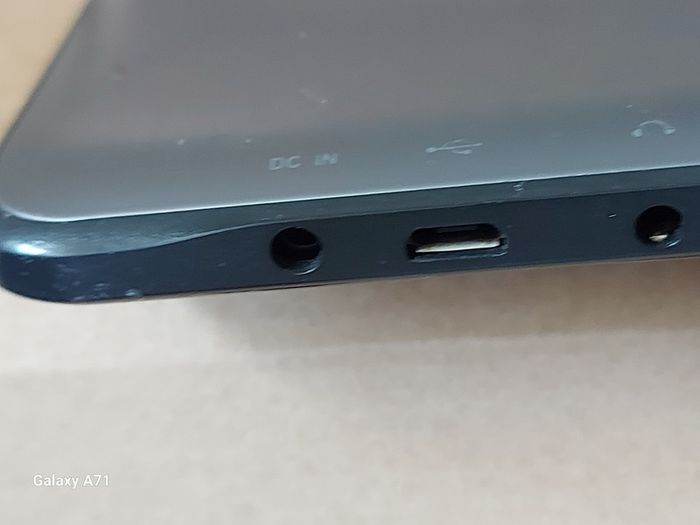 HANNSPREE  Hannspad 10.1 inch Tablet, Model No. HSG1279, in excellent condition