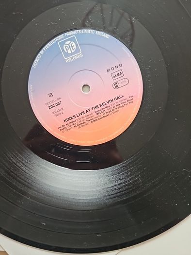 The Kinks LP - Live At Kelvin Hall