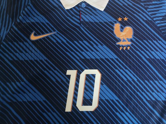 Mbappe #10 - Size L - BNWT
