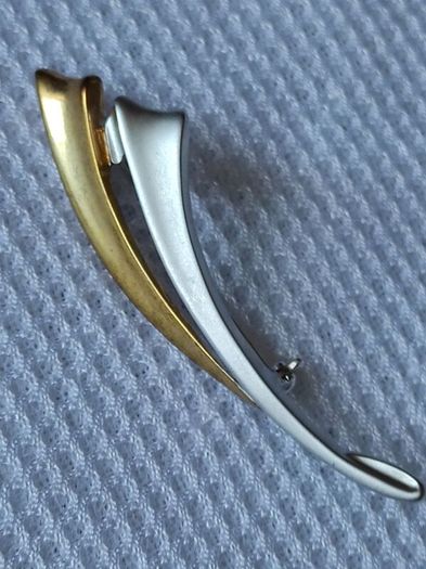 brooch