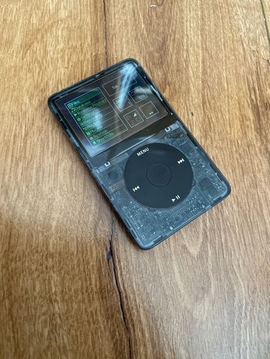 iPod 5 + new faceplate + rockbox + charging cable
