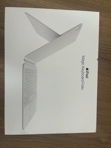 Apple Magic Keyboard Folio for iPad (10th generation)