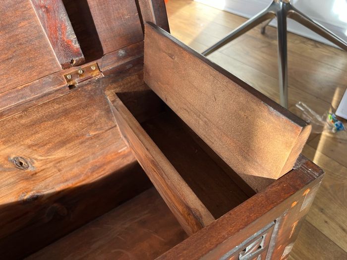 Antique style chest