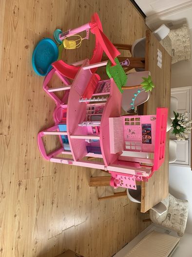 Barbie Dreamhouse Dolls House