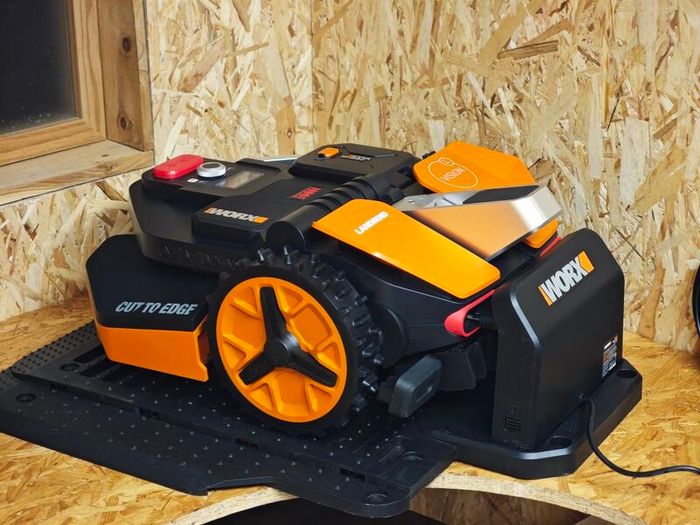 Sale!! Worx Landroid Vision L1600 WR216E Robot Mower - Complete Kit!