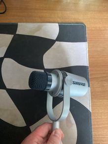 Professional Microphone - Shure MV7 w/ cable & table clamp
