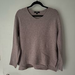 Uniqlo Smoky Pink Ribbed V-neck Sweater
