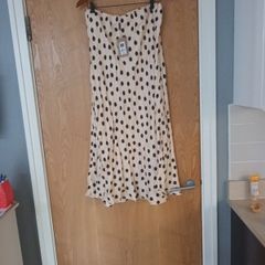 Gallery  Print  Satin Skirt. S. 16. B.N.W.T