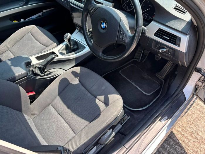 BMW 3-Series 2011