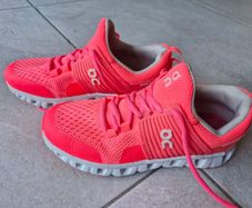 On Cloud style trainers Size 5.5 UK