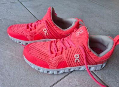 On Cloud style trainers Size 5.5 UK