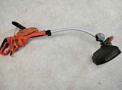 Black and Decker Strimmer (corded)