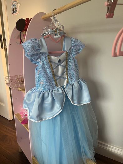 Girls Dress Up
