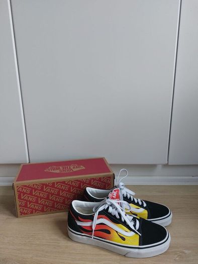 Flame vans RRP 85 euro