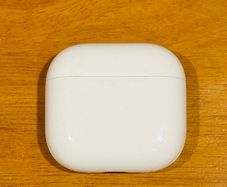Genuine Apple Airpods 4 Charging Case