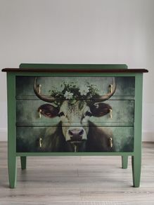 Vintage chest of drawers