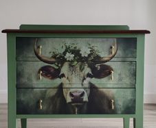 Vintage chest of drawers