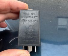 BMW E34 E36 hazard light relay