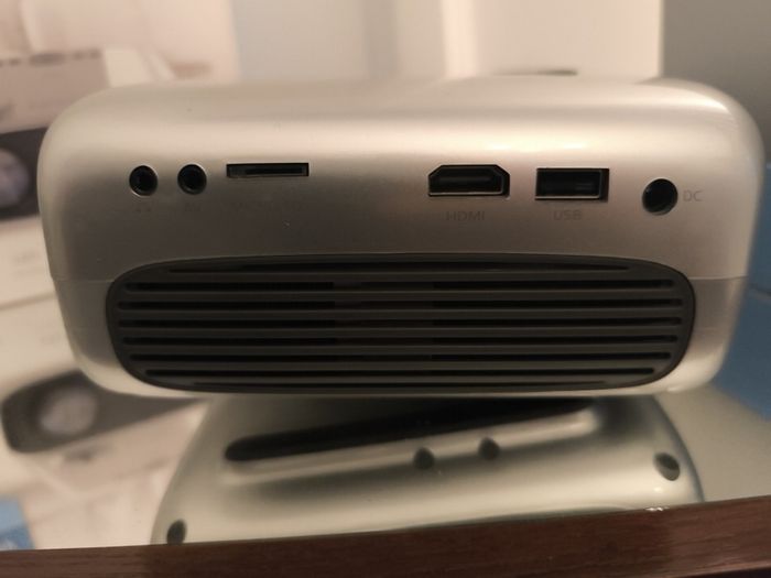Philips NeoPix Easy Mini Projector Plus Projector Table