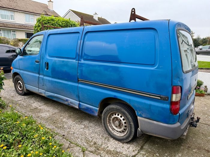 2000 Toyota Hiace