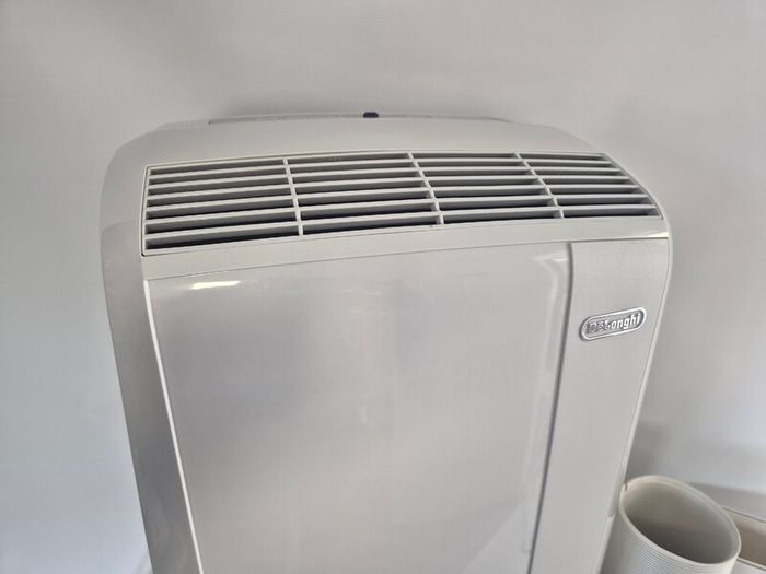 De'Longhi Pinguino PAC N82 Eco Portable Air Conditioning With Remote 2.4Kw/9000Btu 240V
