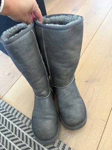 Ugg