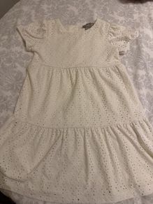 New with no tag cream dress girl size 24-36 months