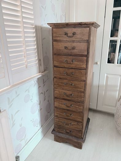Beautiful slim rustic vintage 10 drawer tallboy in superb condition