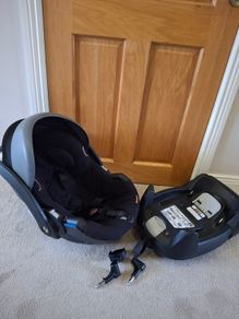 BeSafe car sear and isofix base