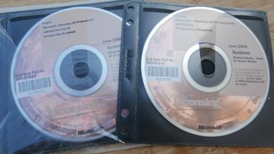 Windows XP Professional with Service Pack 2 (CD - with product key)