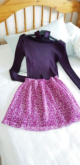 H&M Divided Jumper - Small