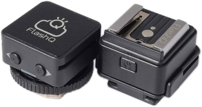 Universal rechargeable wireless flash transmitter very portable
