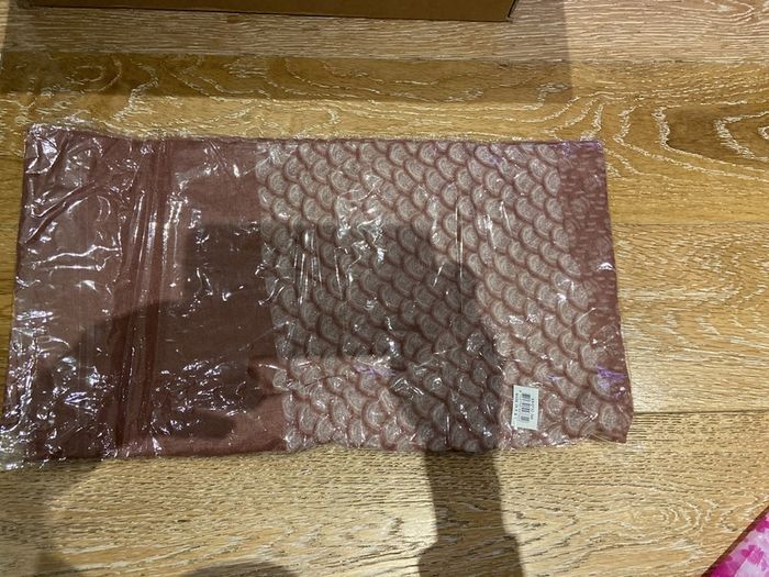 Brand New Ladies Scarf in sealed wrapping