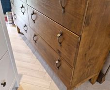 chest of drawers