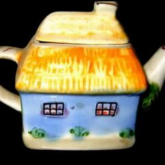 "The Cottages" Vintage Teapot Collection