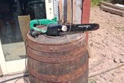 electric chainsaw